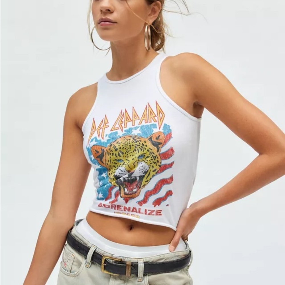 URBAN OUTFITTERS Def Leppard Cropped Graphic Band Tank Top